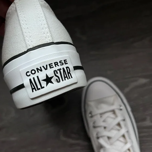 Never Worn! Women’s Converse Chuck Taylor All Star Lift Low-Top Sneaker - White - Picture 5 of 7